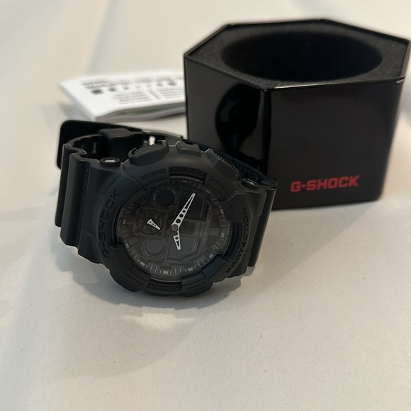 G-Shock Watch Casio Module No. 5081 GA 100 series. * NEEDS NEW BATTERY. No tag. - Picture 3 of 6